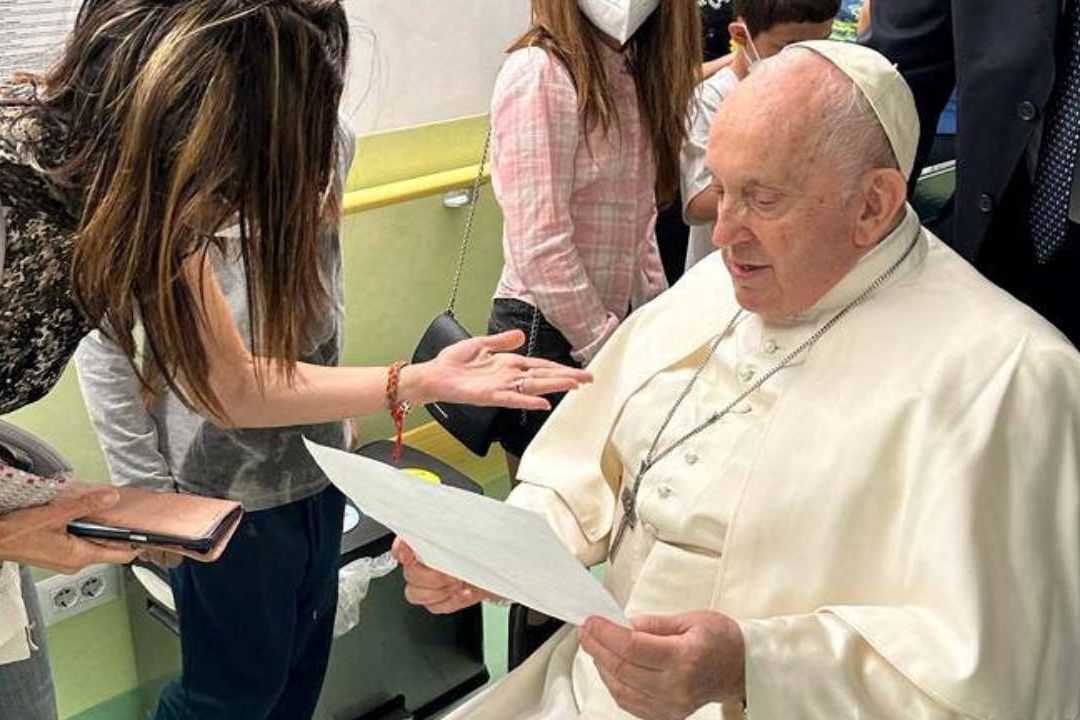 El Papa Francisco Saldrá del Hospital el Viernes