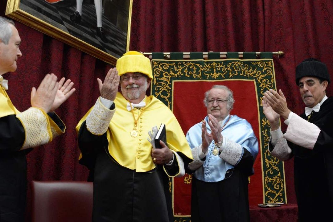 El rector de la UNAM, Enrique Graue recibió el grado de Doctor Honoris Causa por parte de la Universidad de Sevilla