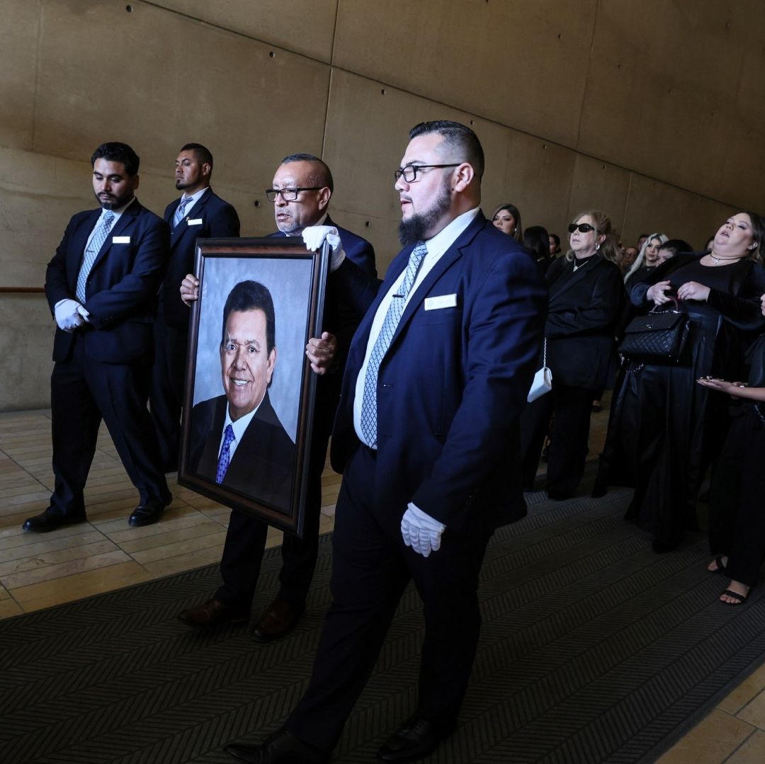 Familiares y amigos despidieron a Fernando Valenzuela en su funeral el pasado 7 de noviembre. Foto AP