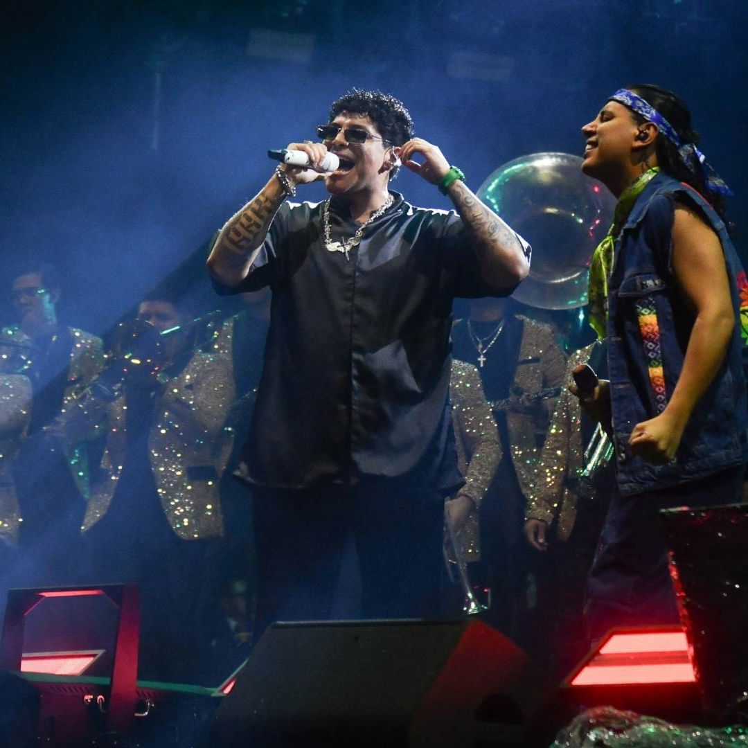 Grupo Firme Ignora las Reglas y Canta Narcocorrido en La Paz: ¿Cuál Sería la Sanción?