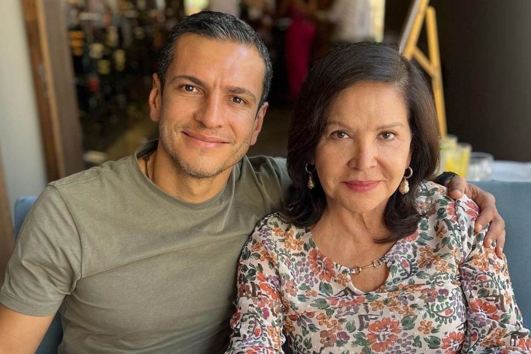 La actriz Ana Bertha Espín dijo estar muy orgullosa de su hijo, Jaime Lozano, quien triunfó con la Selección Mexicana en la Concacaf