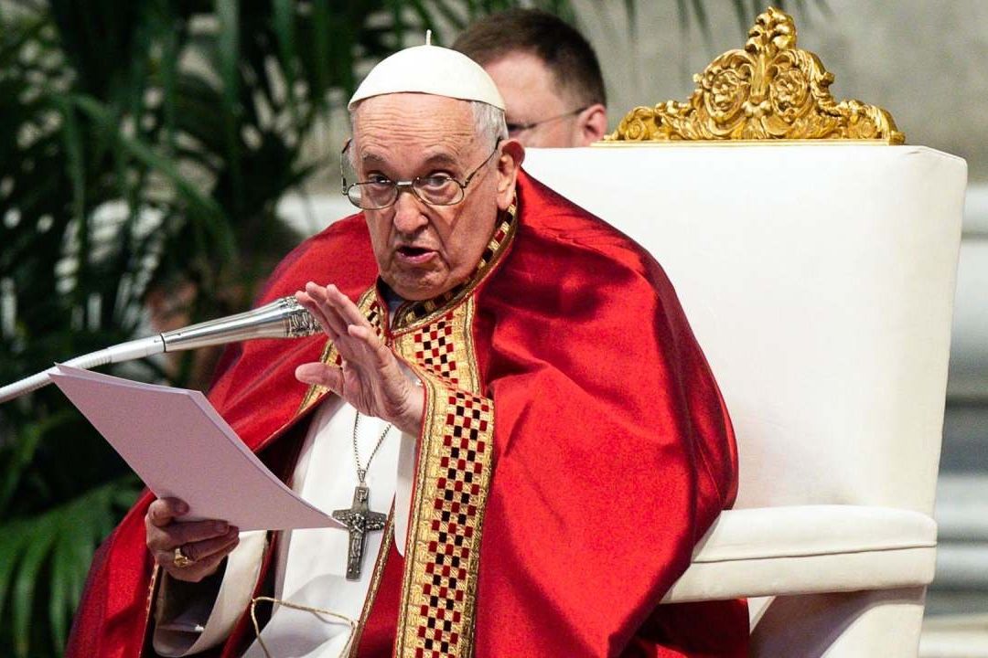 El Papa Francisco Recibe a la Esposa de Julian Assange y Familia