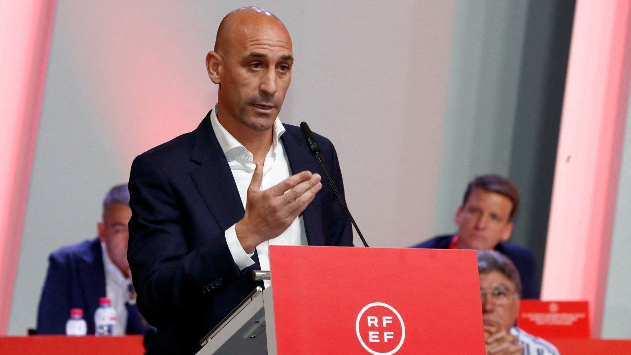 España: Madre de Luis Rubiales se Declara en Huelga de Hambre