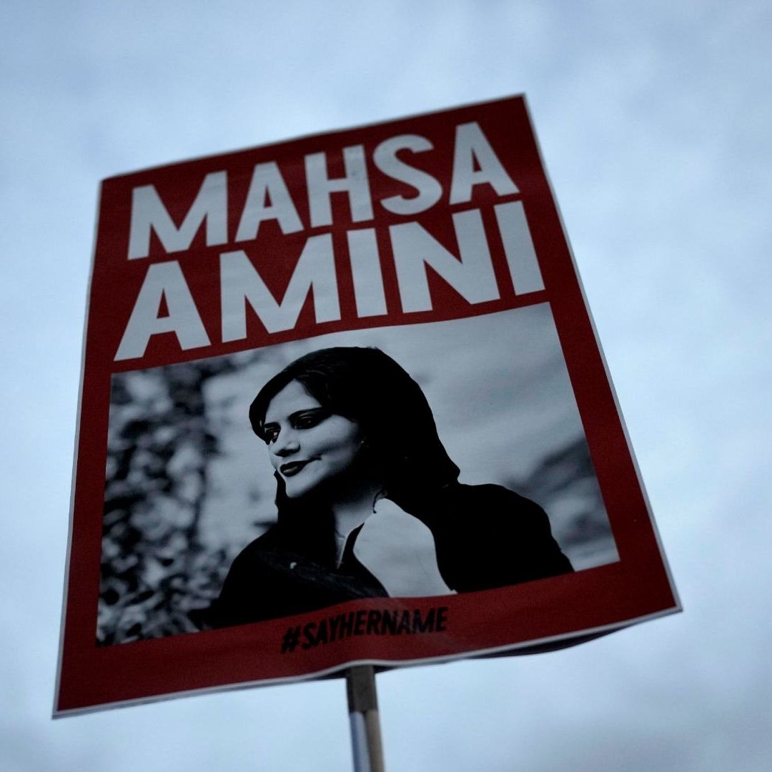 Protesta por la muerte de Mahsa Amini.