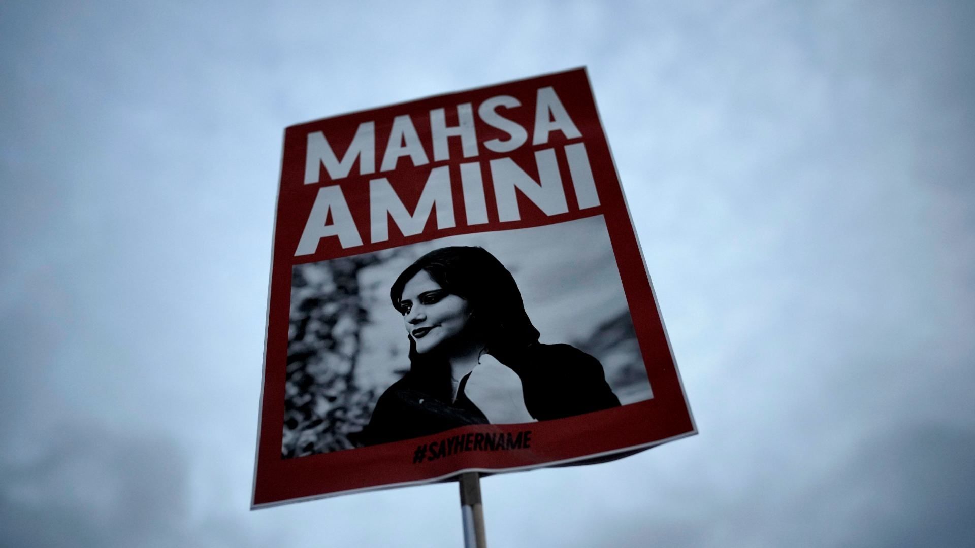 Protesta por la muerte de Mahsa Amini.