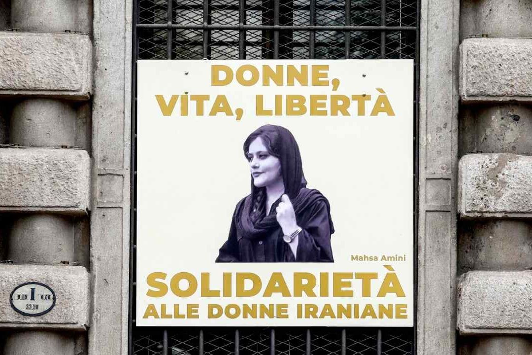 Mahsa Amini, A un Año de su Muerte: Irán Impide a Familia Conmemorar en Público