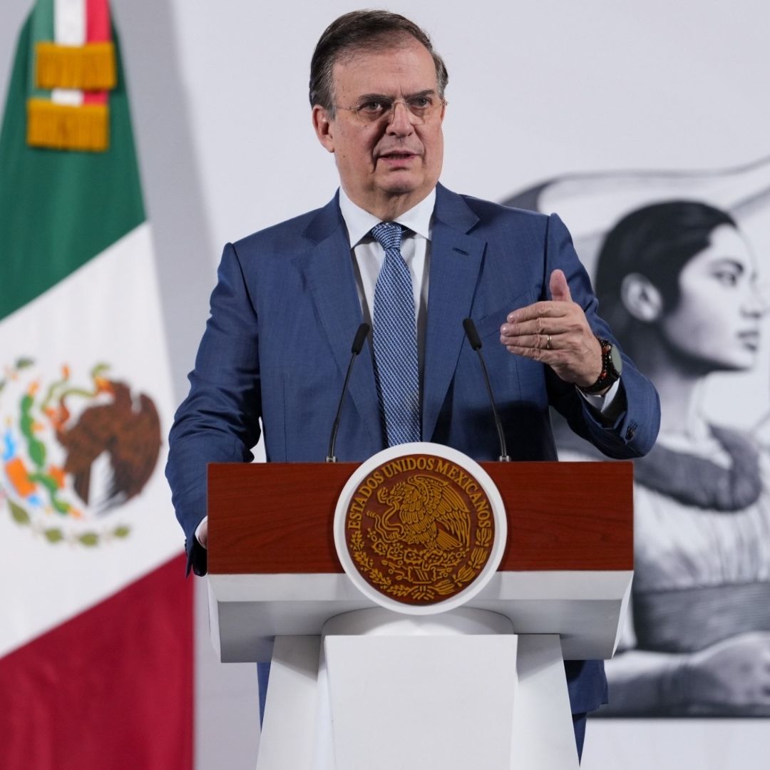 Claudia Sheinbaum y Marcelo Ebrard en la conferencia en Palacio Nacional