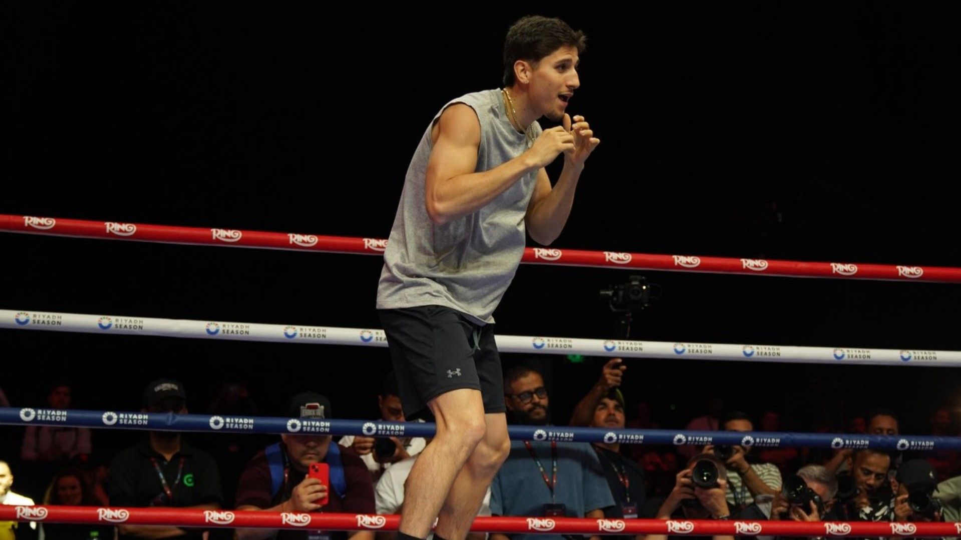 El pugilista sinaloense demostró un impresionante dominio.