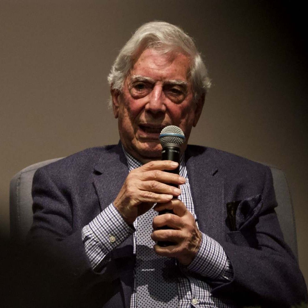 Mario Vargas Llosa, premio Nobel de Literatura, padece nuevamente covid