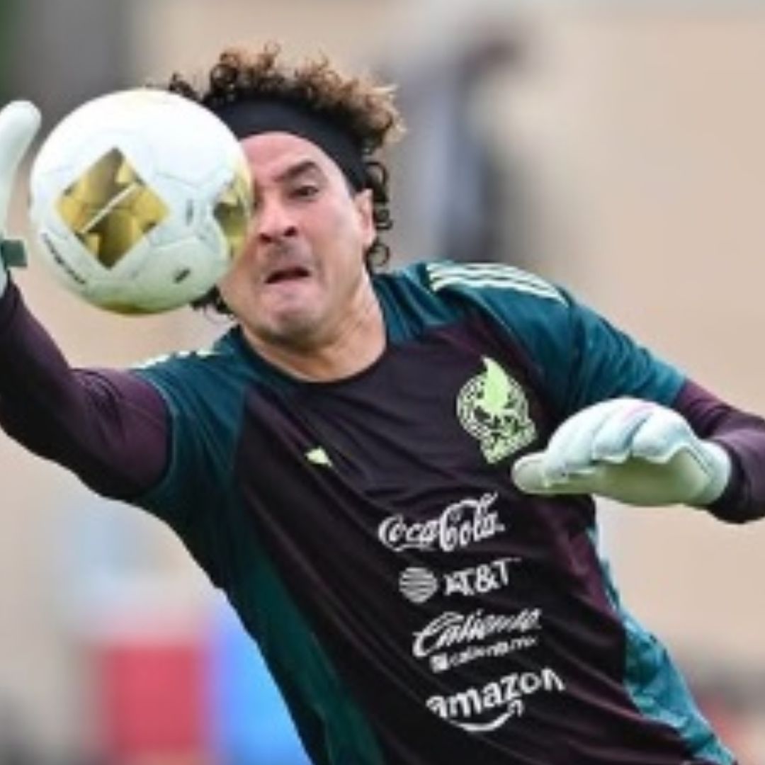 Memo Ochoa quiere seguir activo en el futbol europeo para llegar al Mundial 2026 con la Selección Mexicana.