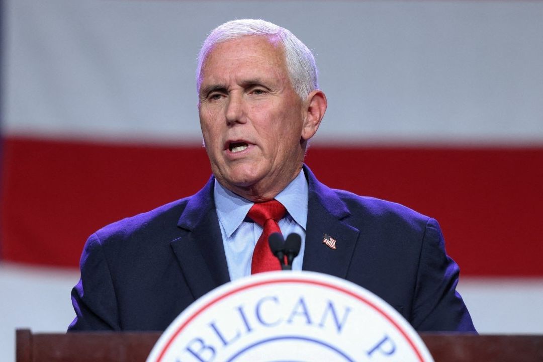 Mike Pence: Trump Estaba Rodeado de Locos Chiflados
