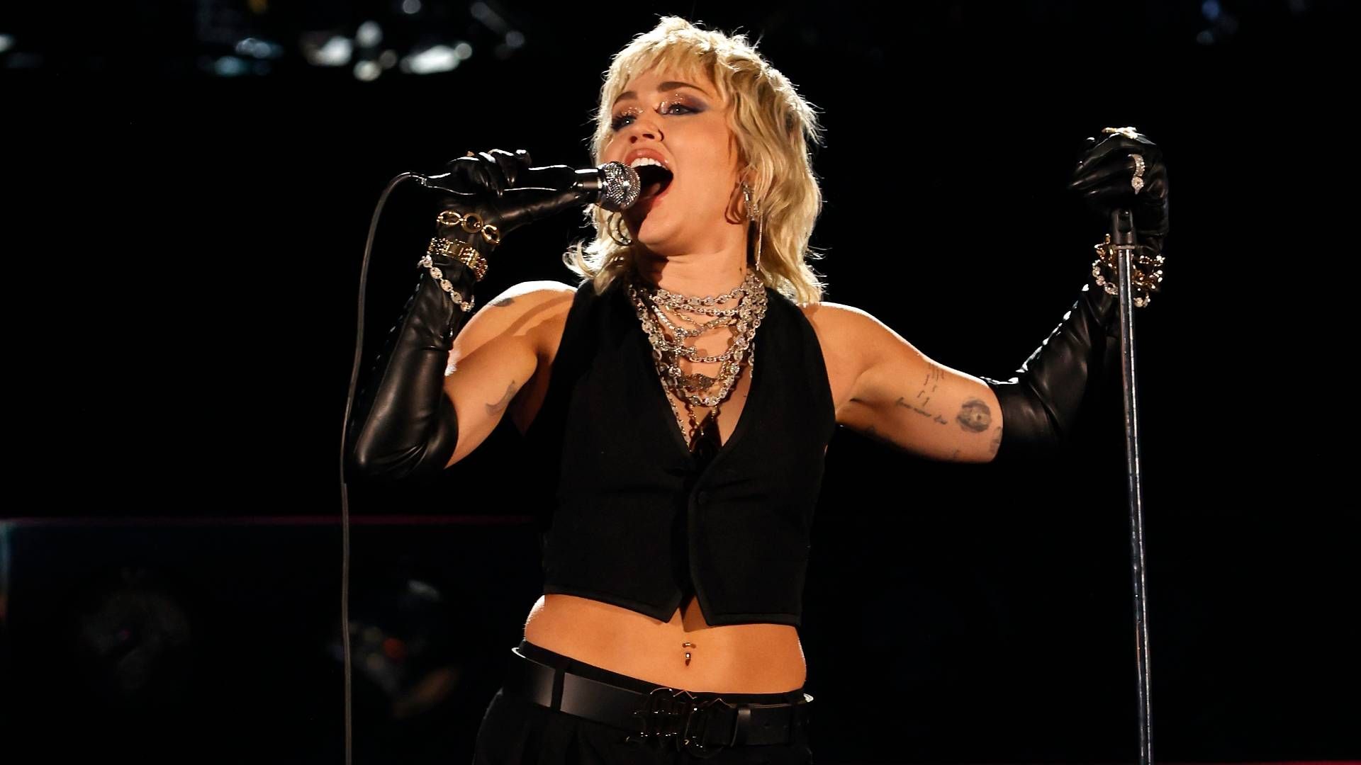 Miley Cyrus Utiliza Canción para Mandar Indirecta a su Ex, Liam Hemsworth