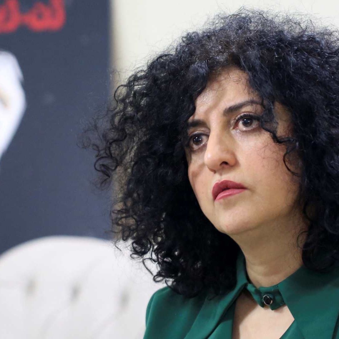 Narges Mohammadi en su apartamento en Teherán, Irán, el 18 de diciembre de 2024. Foto: Middle East Images vía AFP | Archivo