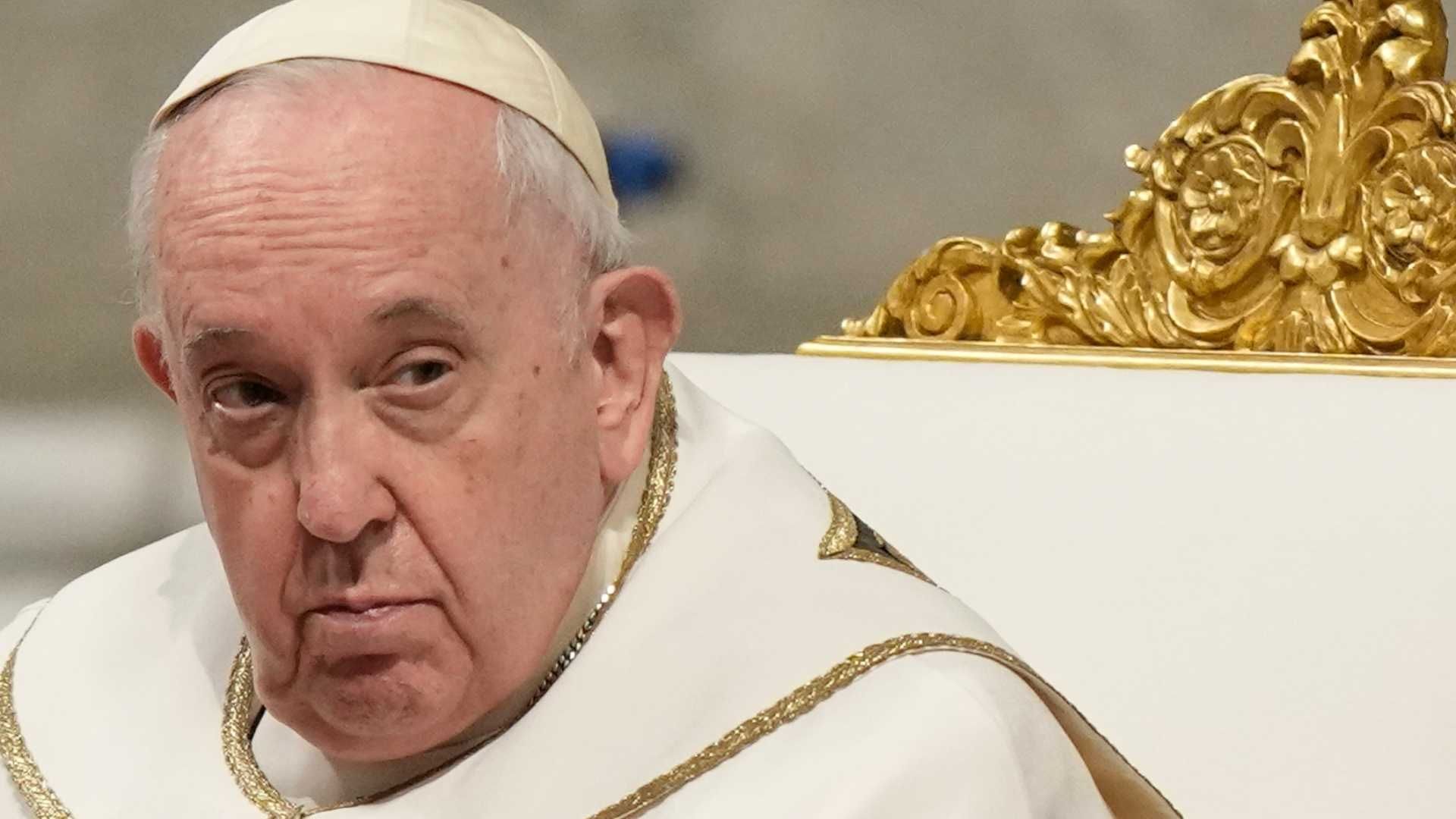 Papa Francisco criticó ejecuciones en Irán, tras manifestaciones en favor de los derechos de las mujeres
