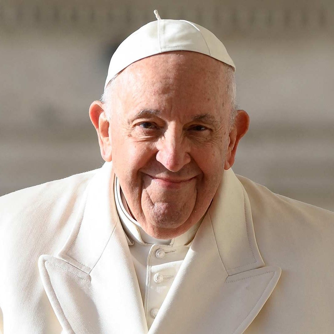 El Papa Francisco ingresó al hospital por dificultades respiratorias y fue trasladado en ambulancia, informaron medios italianos
