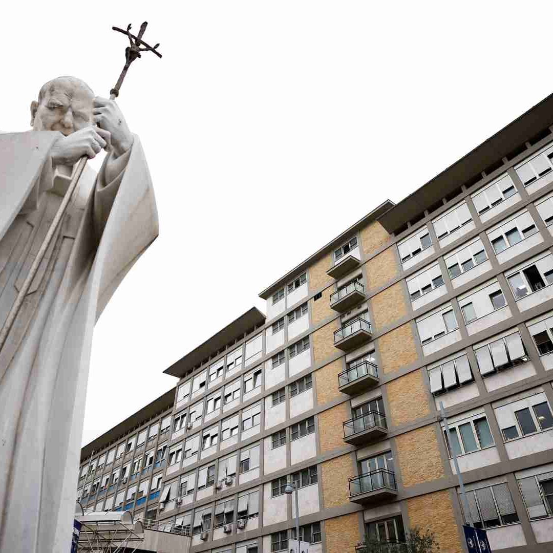 Papa Francisco Podría Salir de Hospital el Sábado: Vaticano