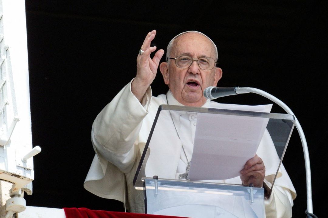 El papa pide que niños soldados ‘no se sientan rechazados y estigmatizados’