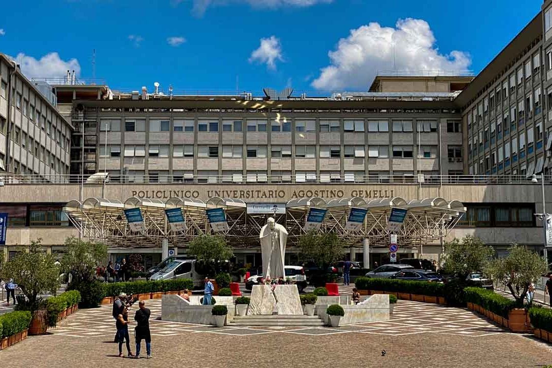 Operación del papa Francisco: pasa noche en Hospital Gemelli tras cirugía