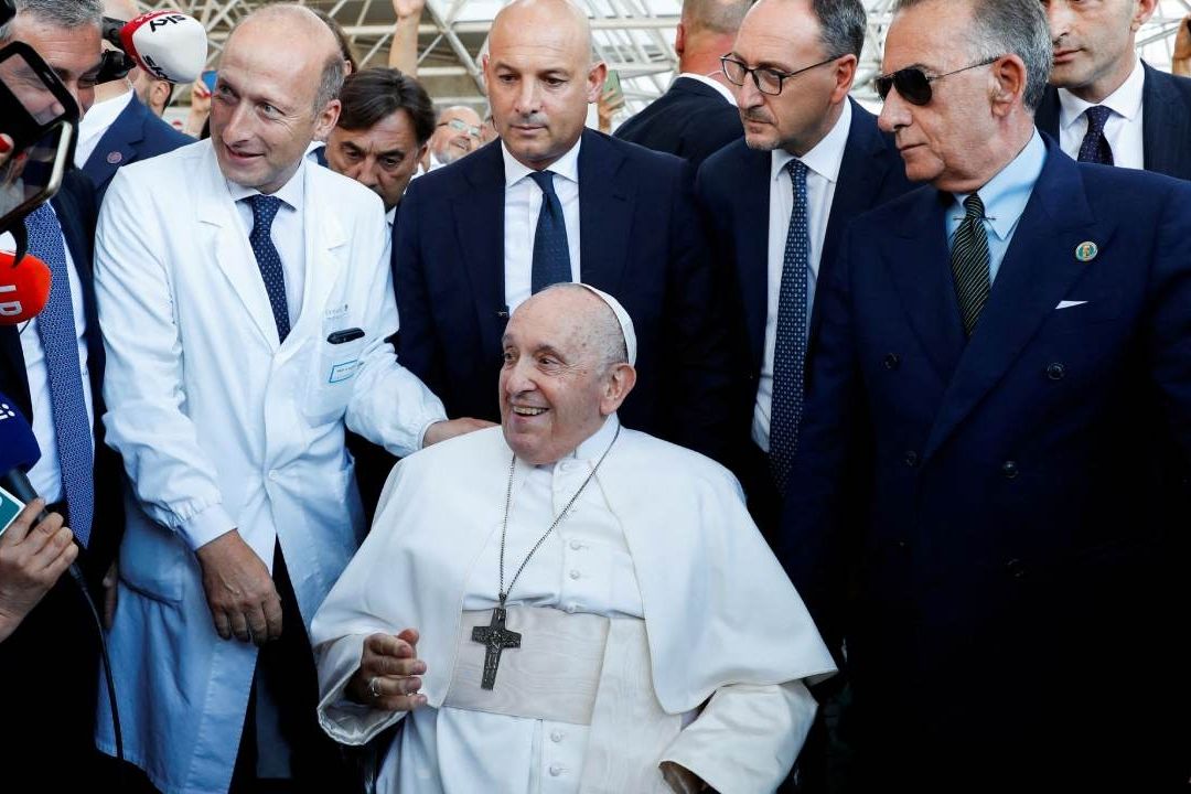 Papa Francisco Abandona Hospital Gemelli, en Roma