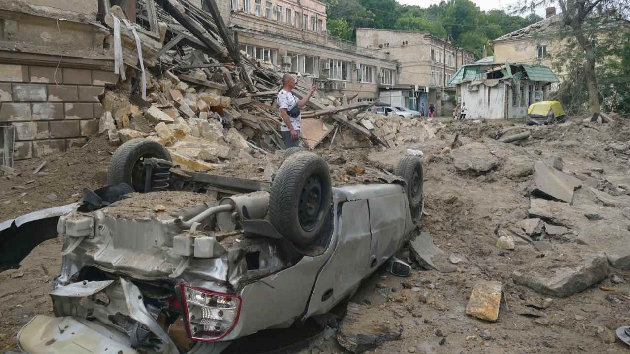 Rusia lanzó anoche un ataque con 19 misiles contra la ciudad portuaria a orillas del mar Negro