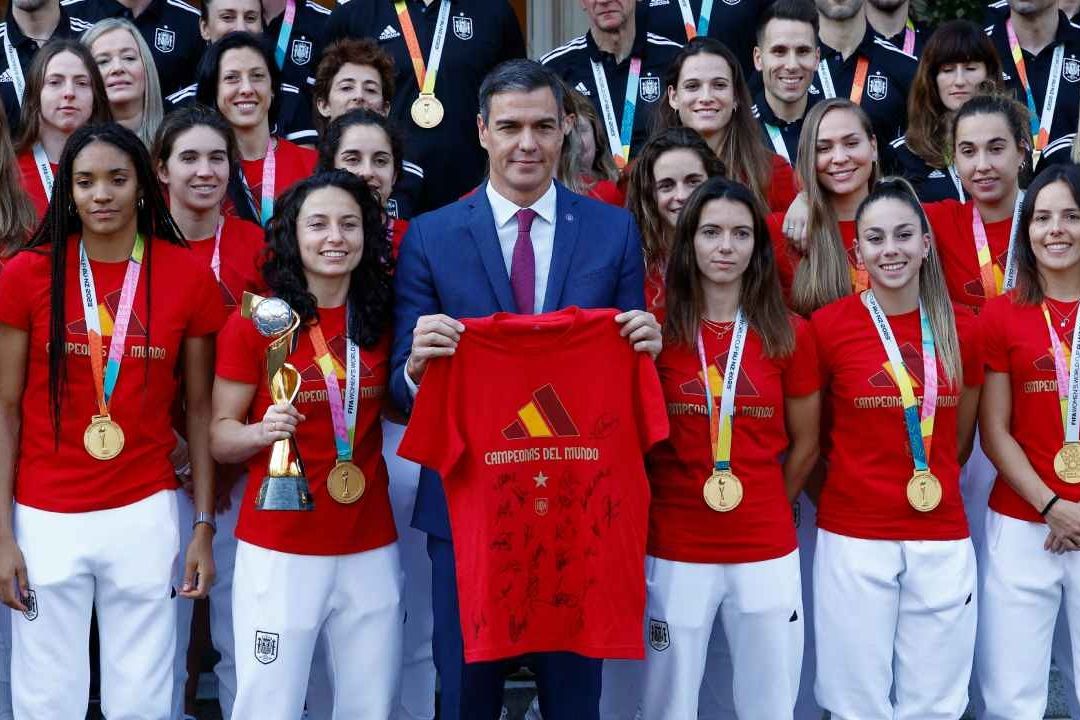 Presidente Pedro Sánchez elogia a jugadoras españolas