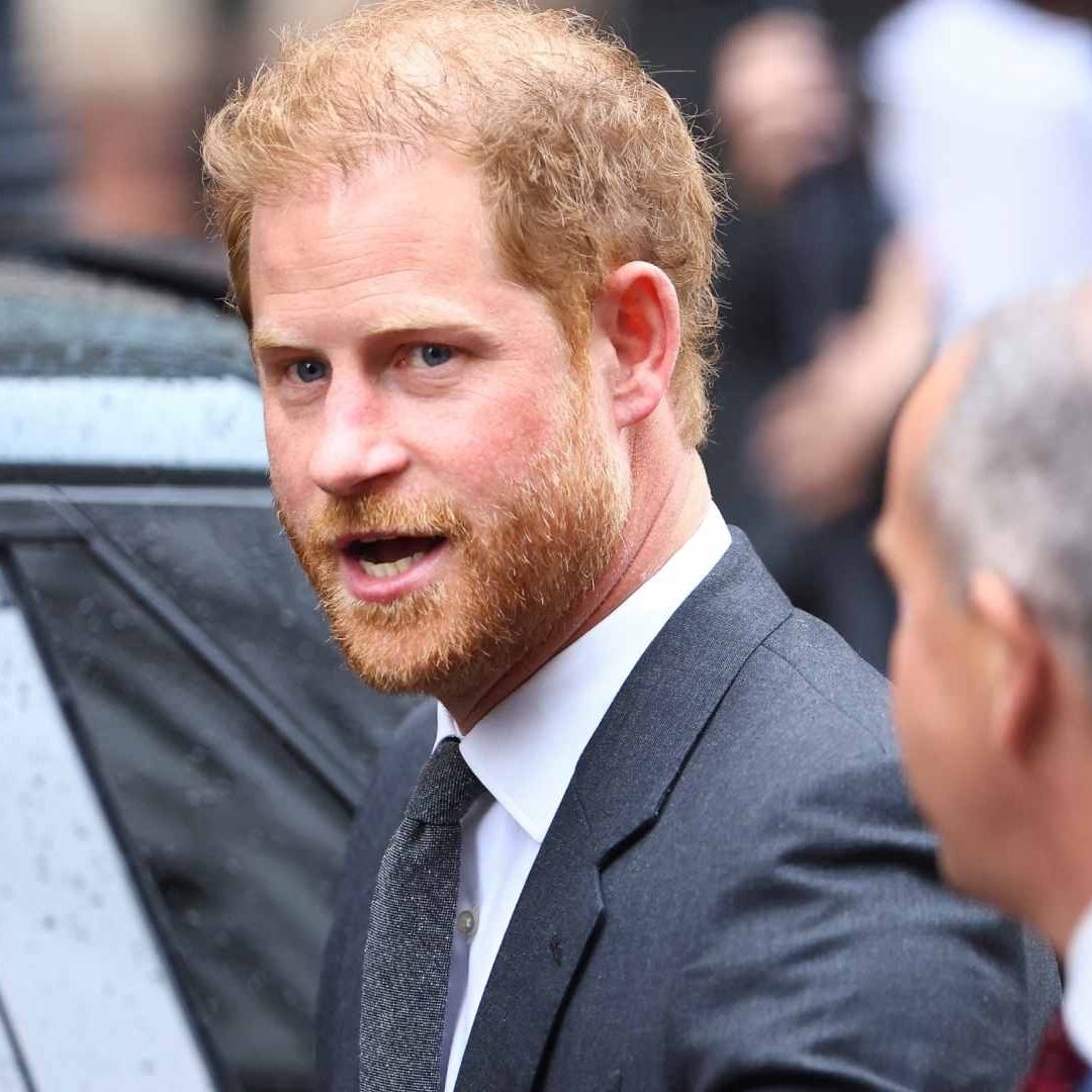 Harry, hijo menor del rey Carlos, inició acciones legales contra Associated Newspapers