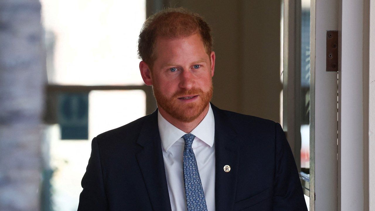El príncipe Harry realizó hoy 8 de septiembre de 2023 una visita inesperada a la Capilla de San Jorge en el castillo real de Windsor