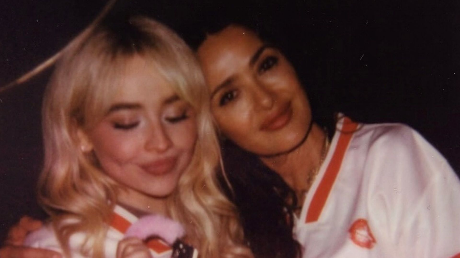 Salma Hayek reacciona a arresto en concierto de Sabrina Carpenter