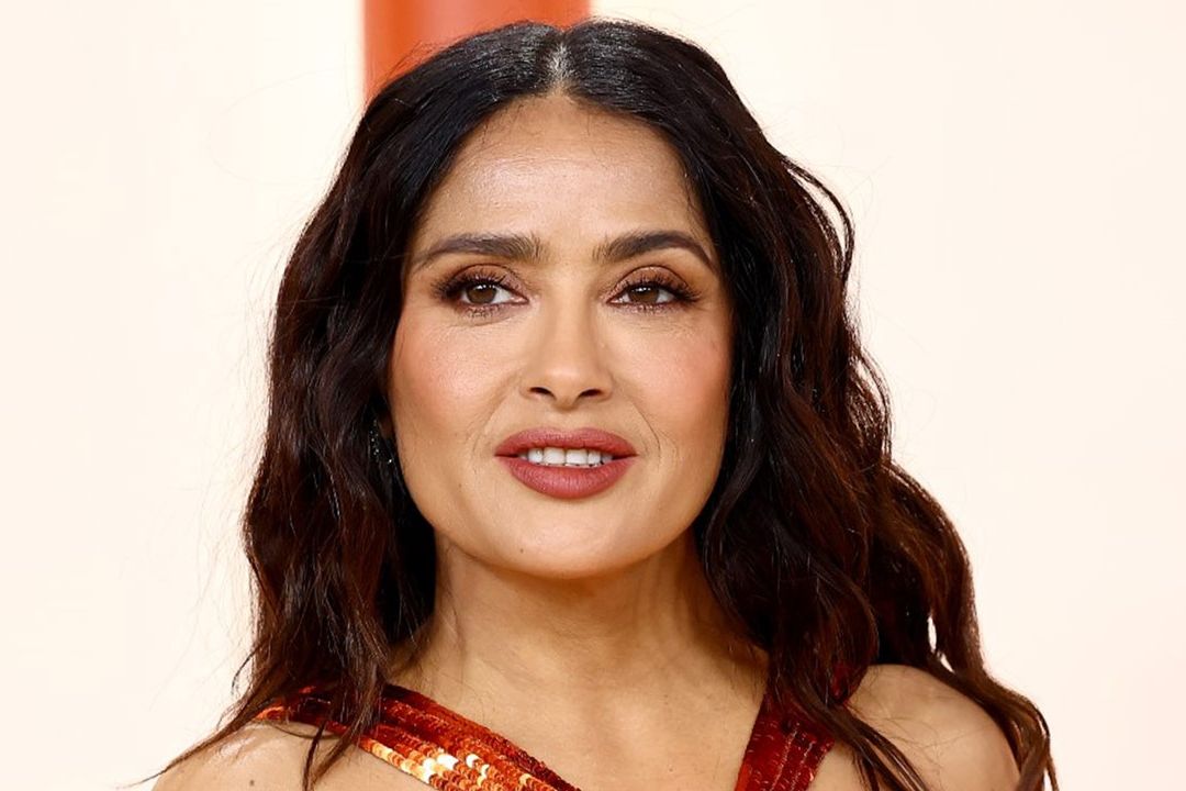 Black Mirror 6: Salma Hayek y Aaron Paul Saldrán en Nueva Temporada | Reparto