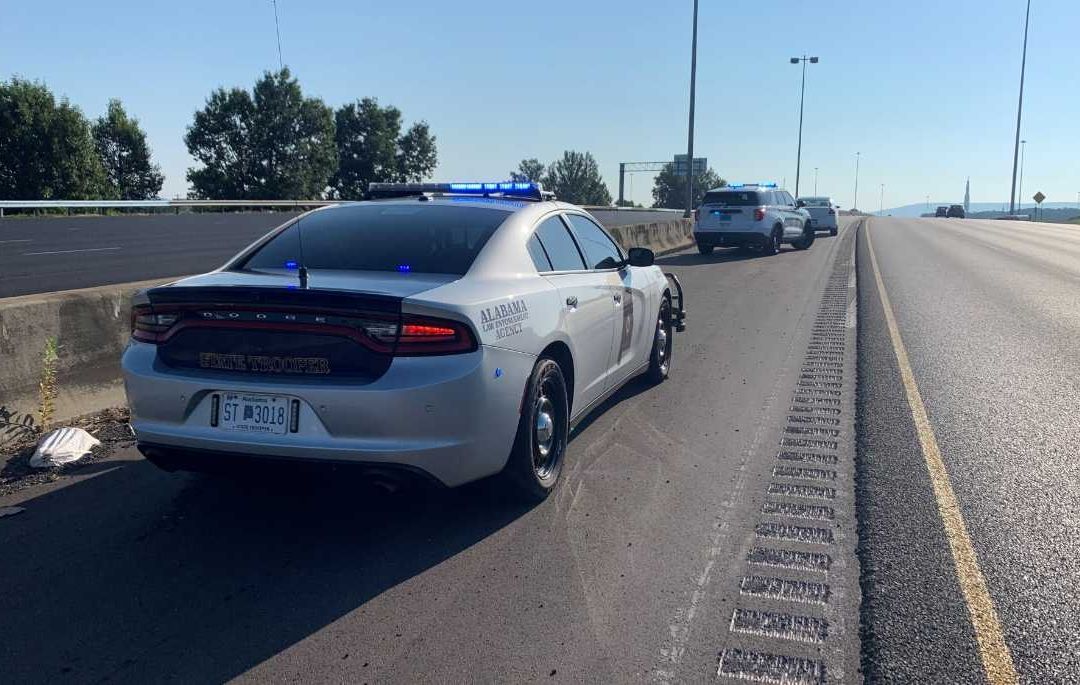 Tiroteo en Alabama Deja Al Menos un Policía Muerto