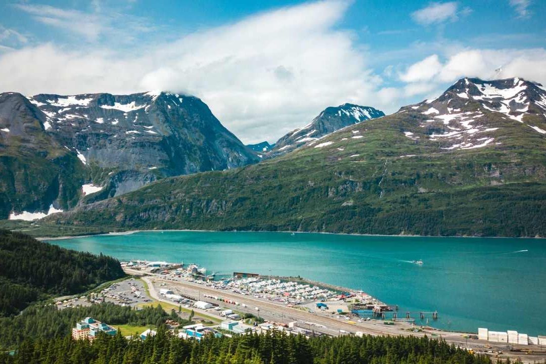 Fuerte Terremoto Sacude la Península de Alaska