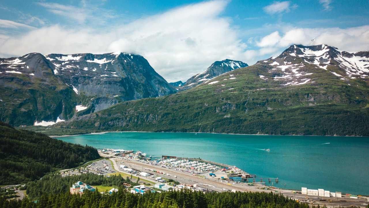 Fuerte Terremoto Sacude la Península de Alaska