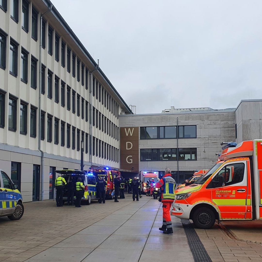 Ataque con Arma Blanca Deja Varios Estudiantes Heridos en Escuela de Alemania