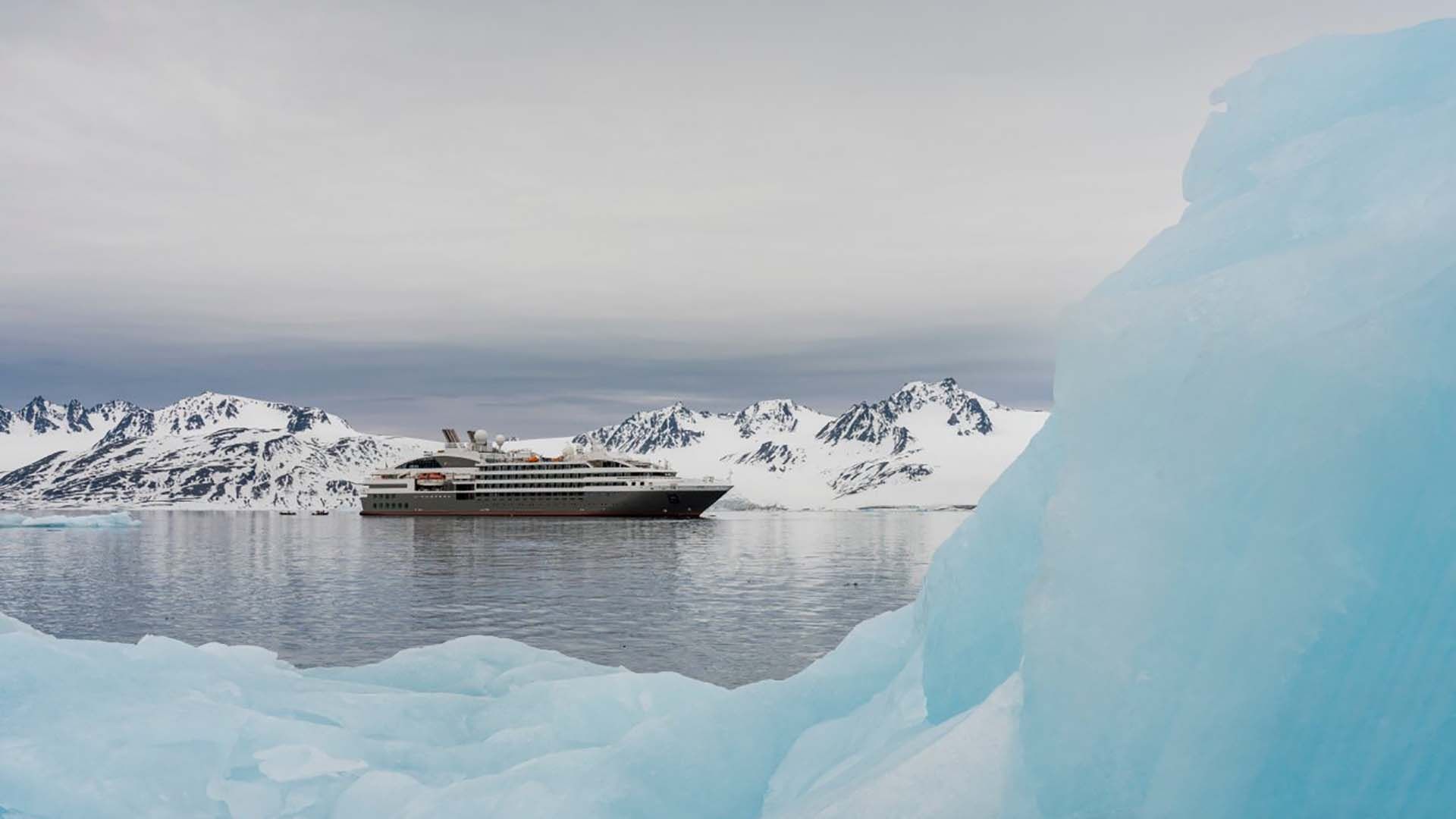 Crucero L'Austral recorre zona de glaciares.