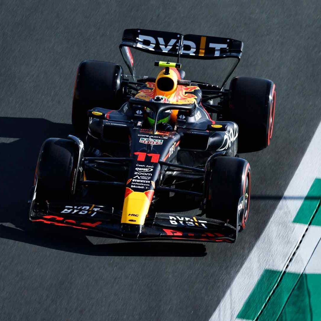 El piloto mexicano Sergio "Checo" Pérez  en el circuito urbano de Yeda