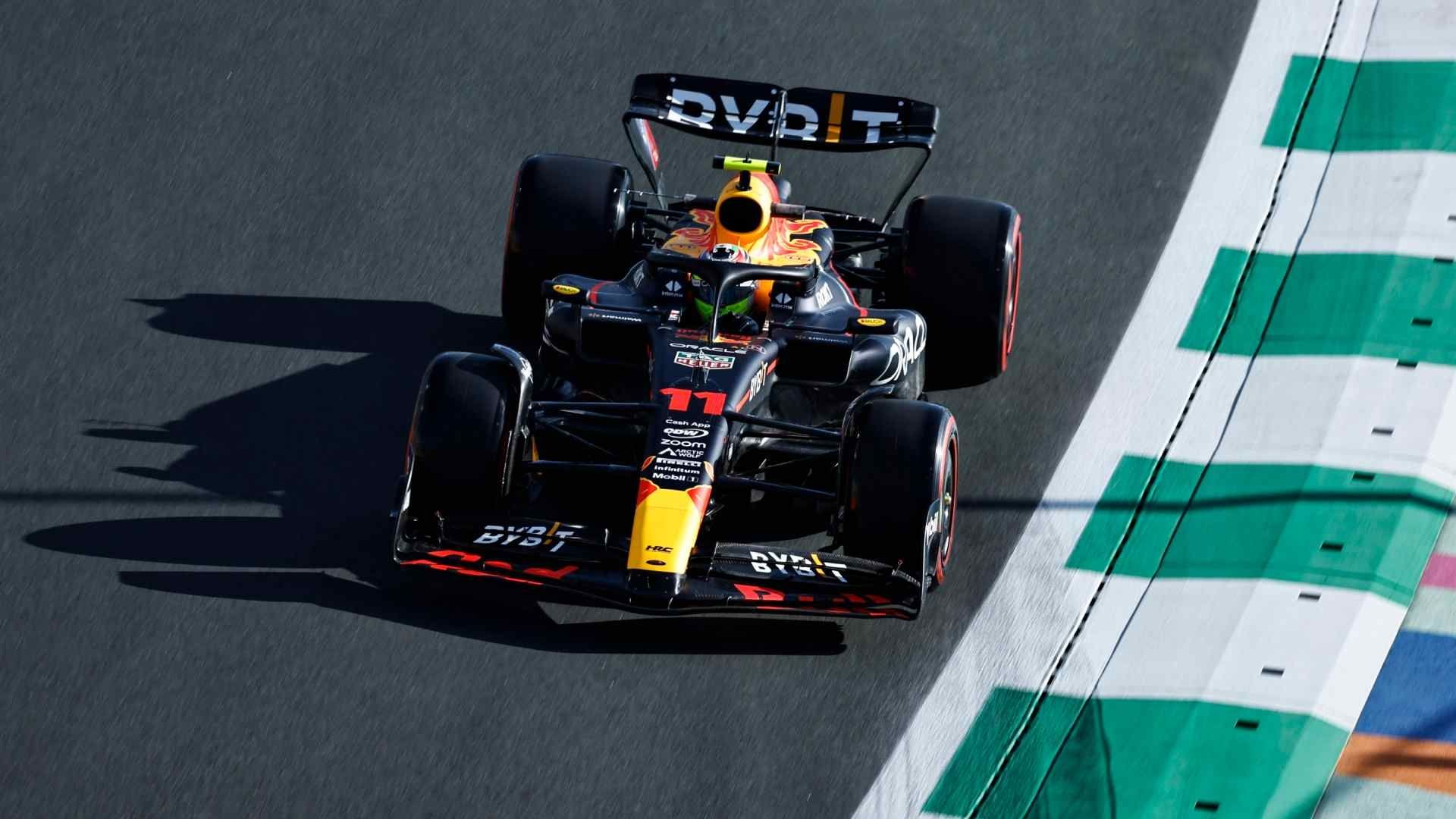 El piloto mexicano Sergio "Checo" Pérez  en el circuito urbano de Yeda