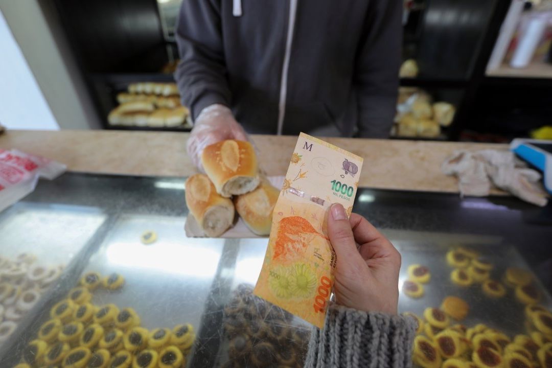 Argentina Aumenta su Tasa de Interés para Encarar Inflación