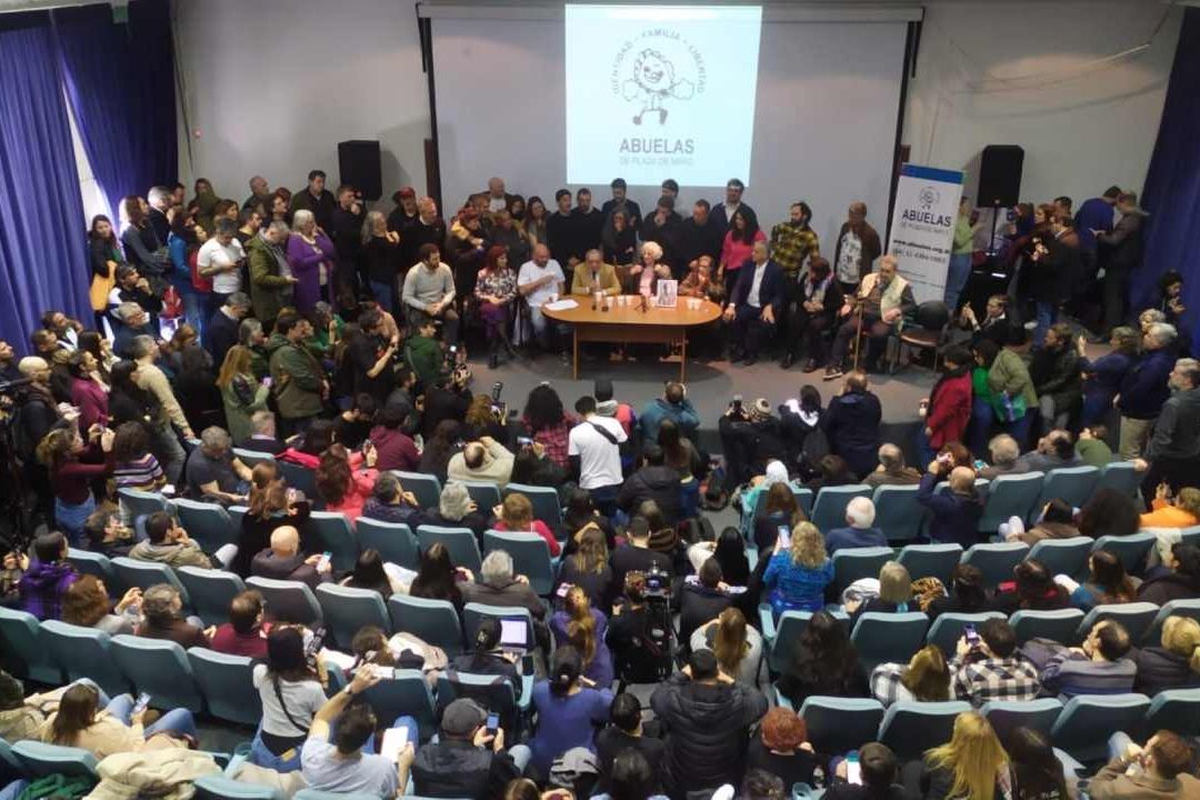 Abuelas Plaza de Mayo encuentran al 'nieto 133' robado por la dictadura argentina