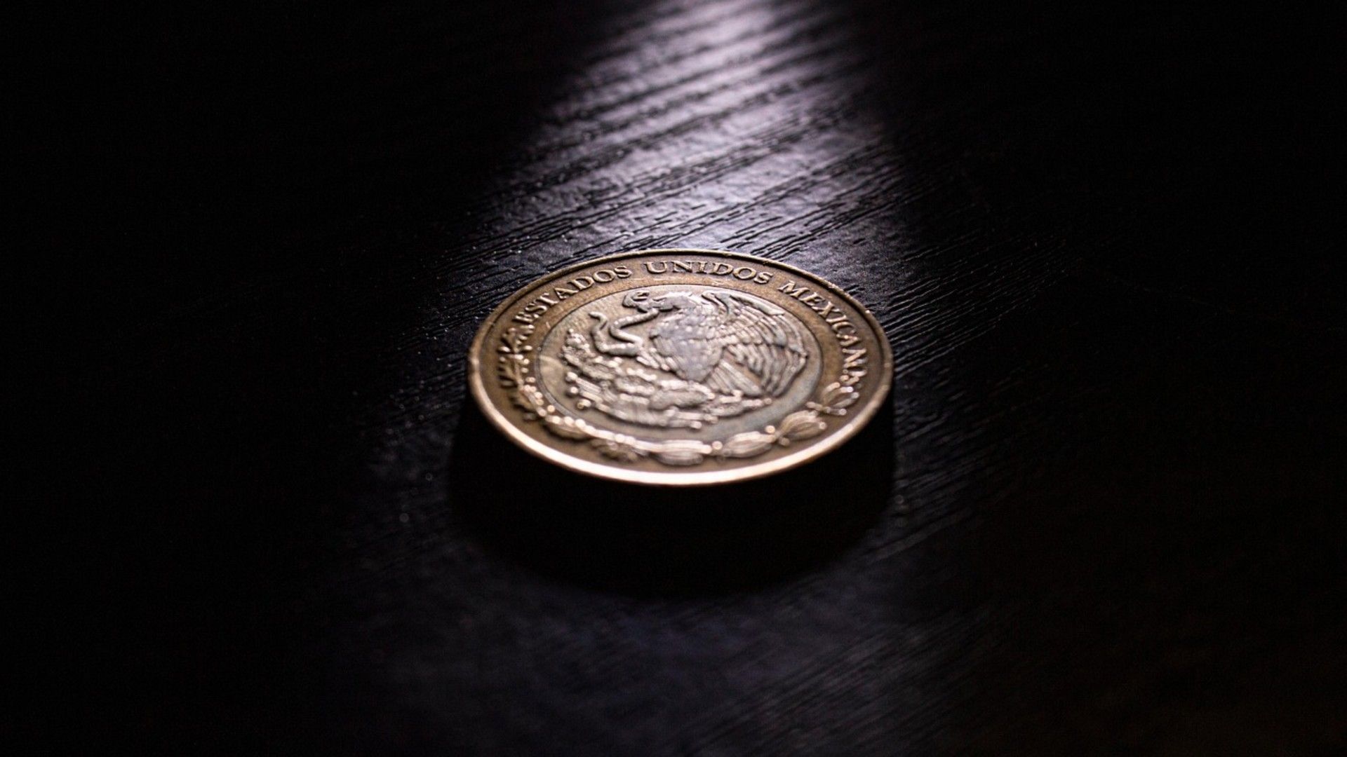 La presión sobre los mercados financieros se extiende globalmente.
