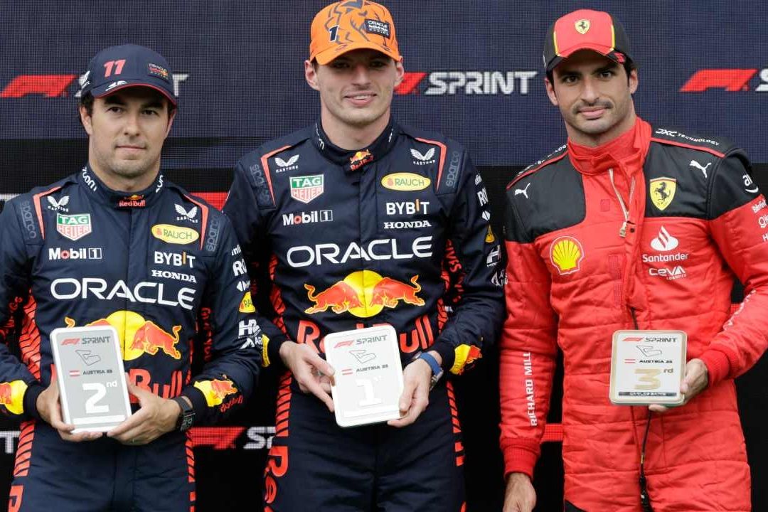 El mexicano Sergio Pérez, acabó segundo lugar en el sprint de Autria