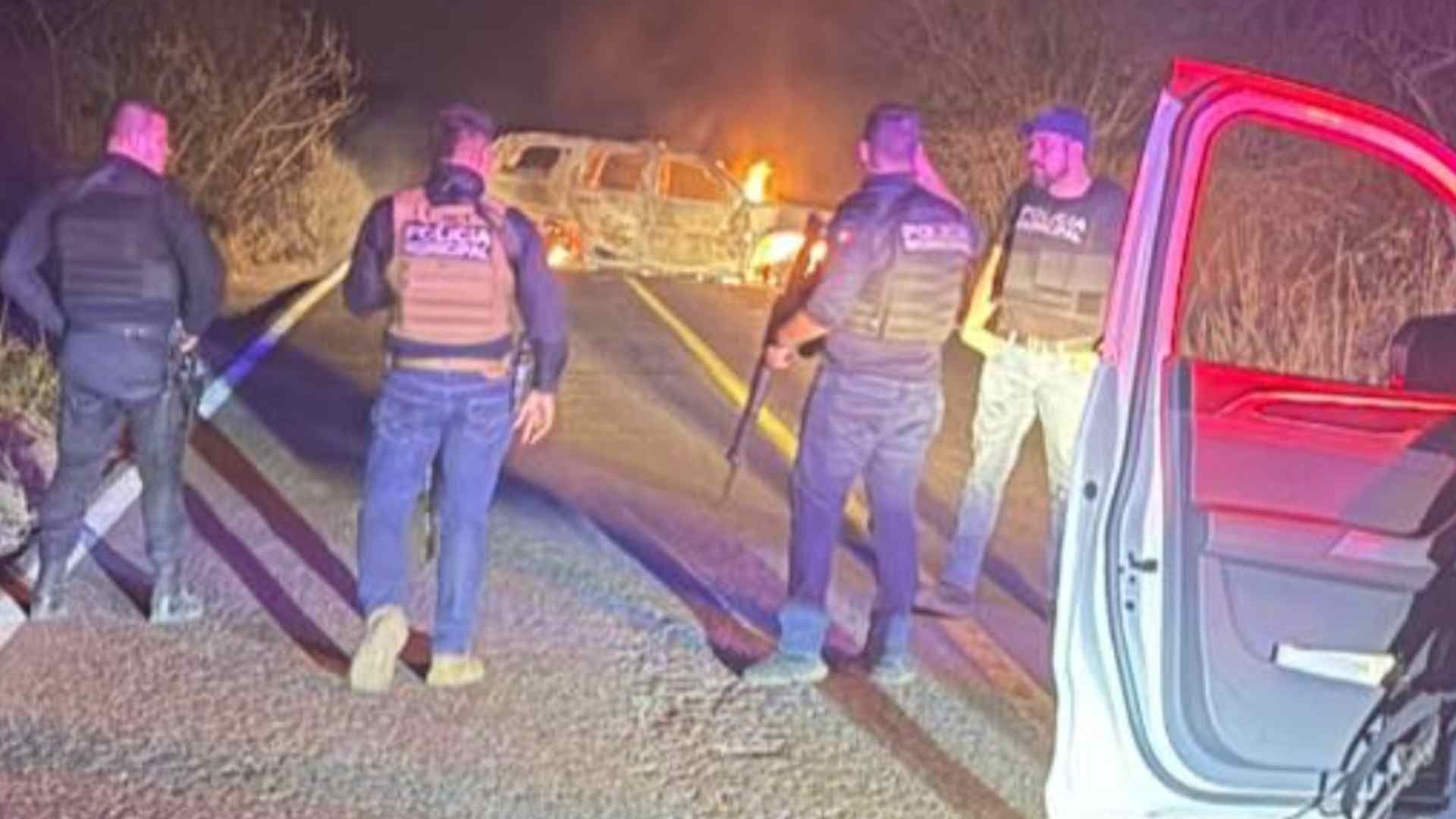 Dos vehículos fueron incendiados