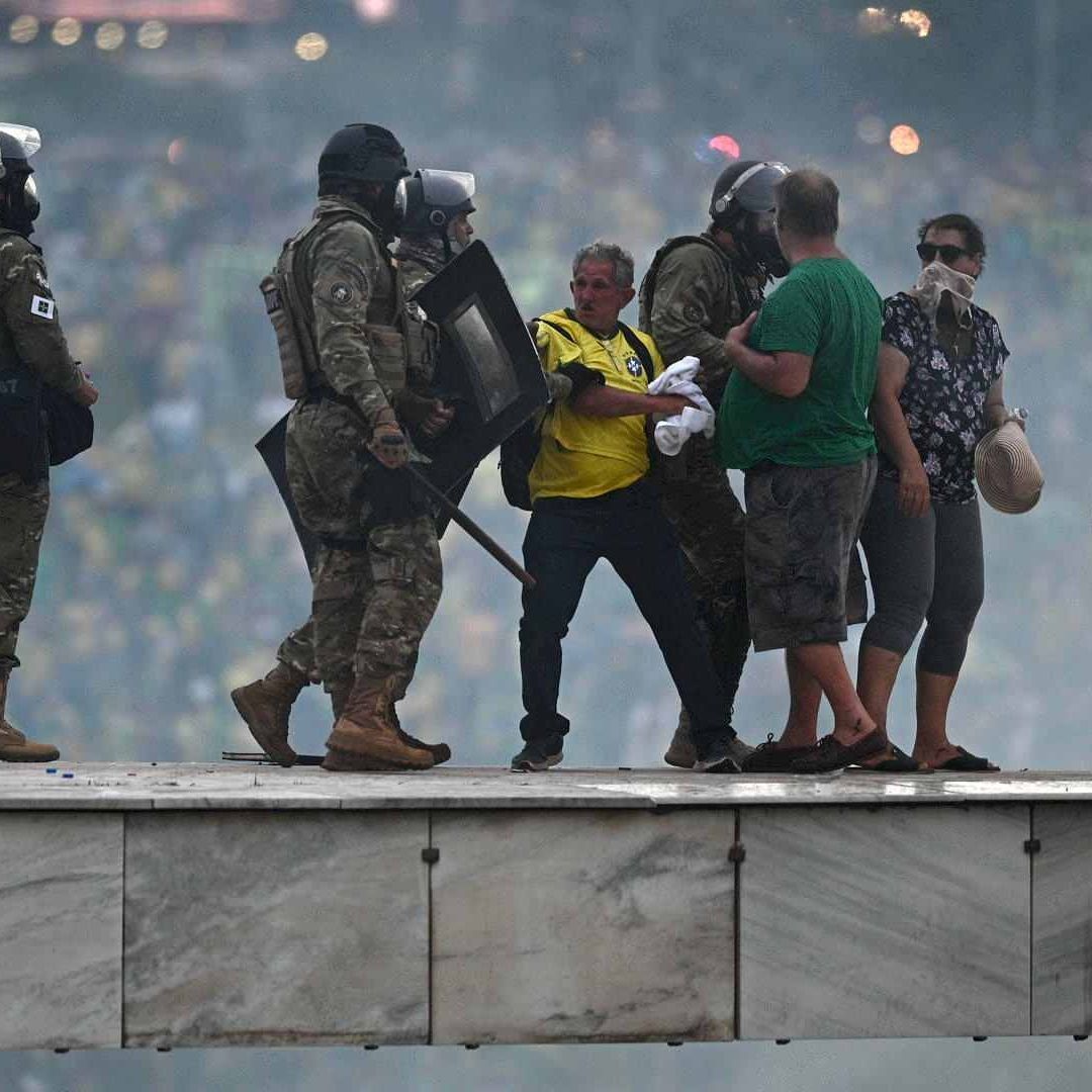 Bolsonaristas redicales irrumpieron en el Congreso Nacional