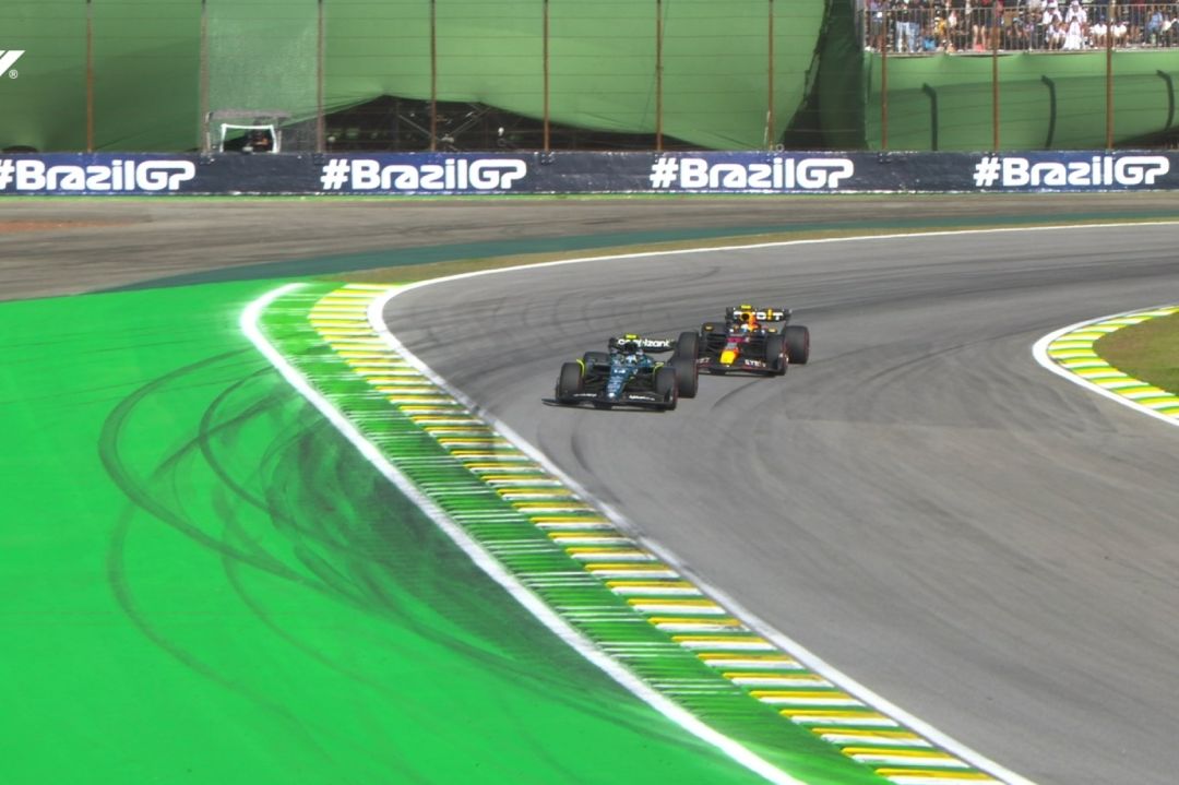 ‘Checo’ Perez, Cuarto en el GP de Brasil; Verstappen Gana con Histórico Récord
