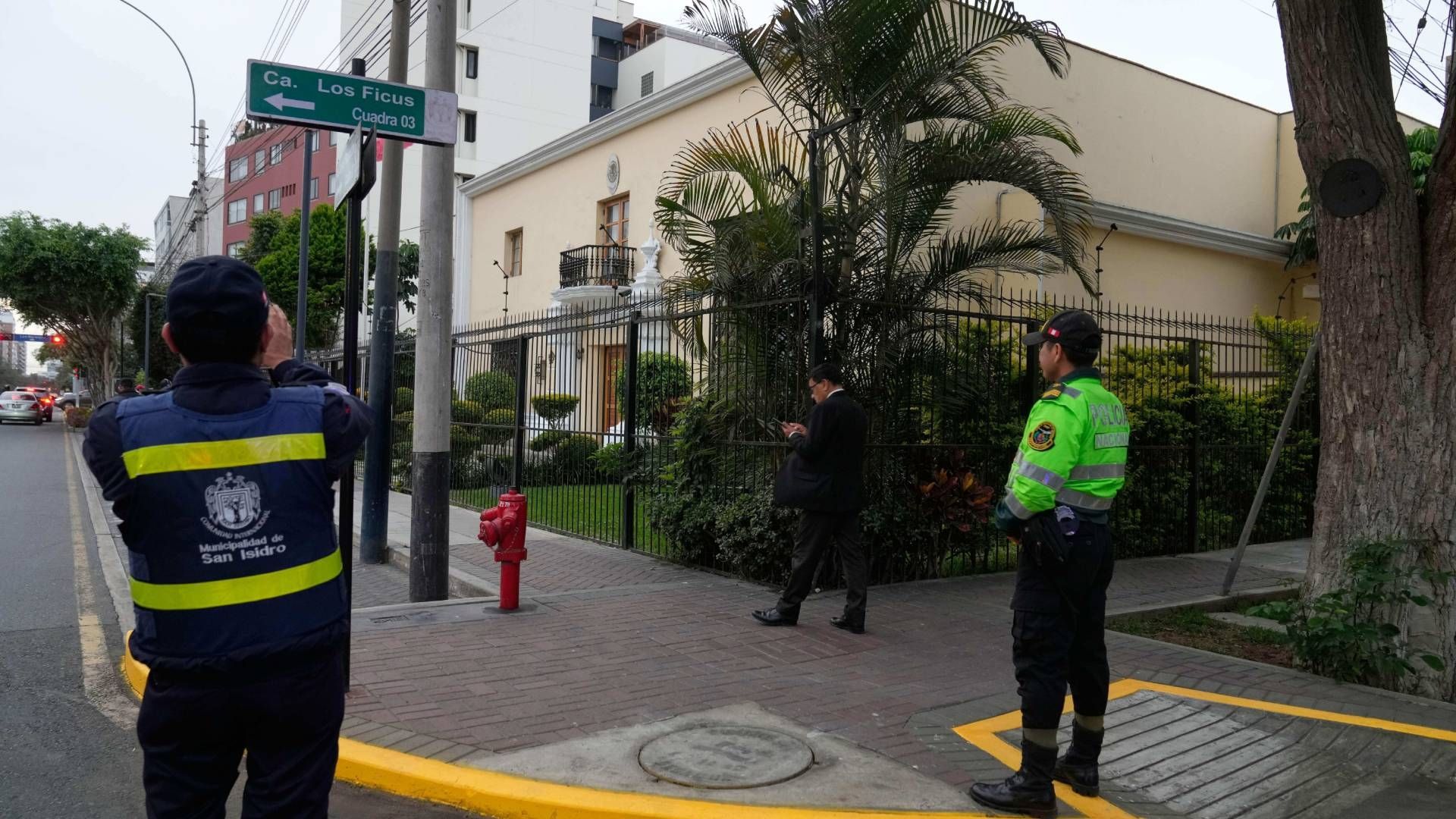 Después de conflicto diplomático, Brasil asume embajada de México en Perú.