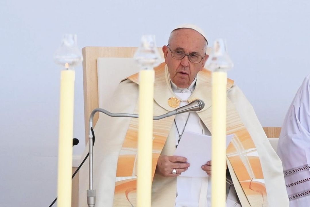 Papa Lamenta en Misa en Budapest Puertas Cerradas a Migrantes