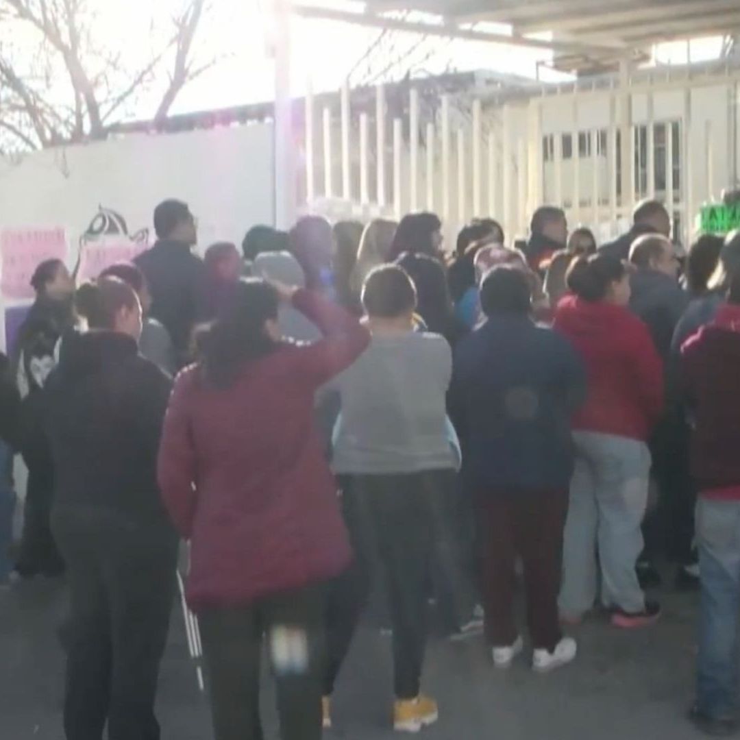 Toman Primaria Narciso Mendoza en Chihuahua; Padres de Familia Tienen Postura Dividida