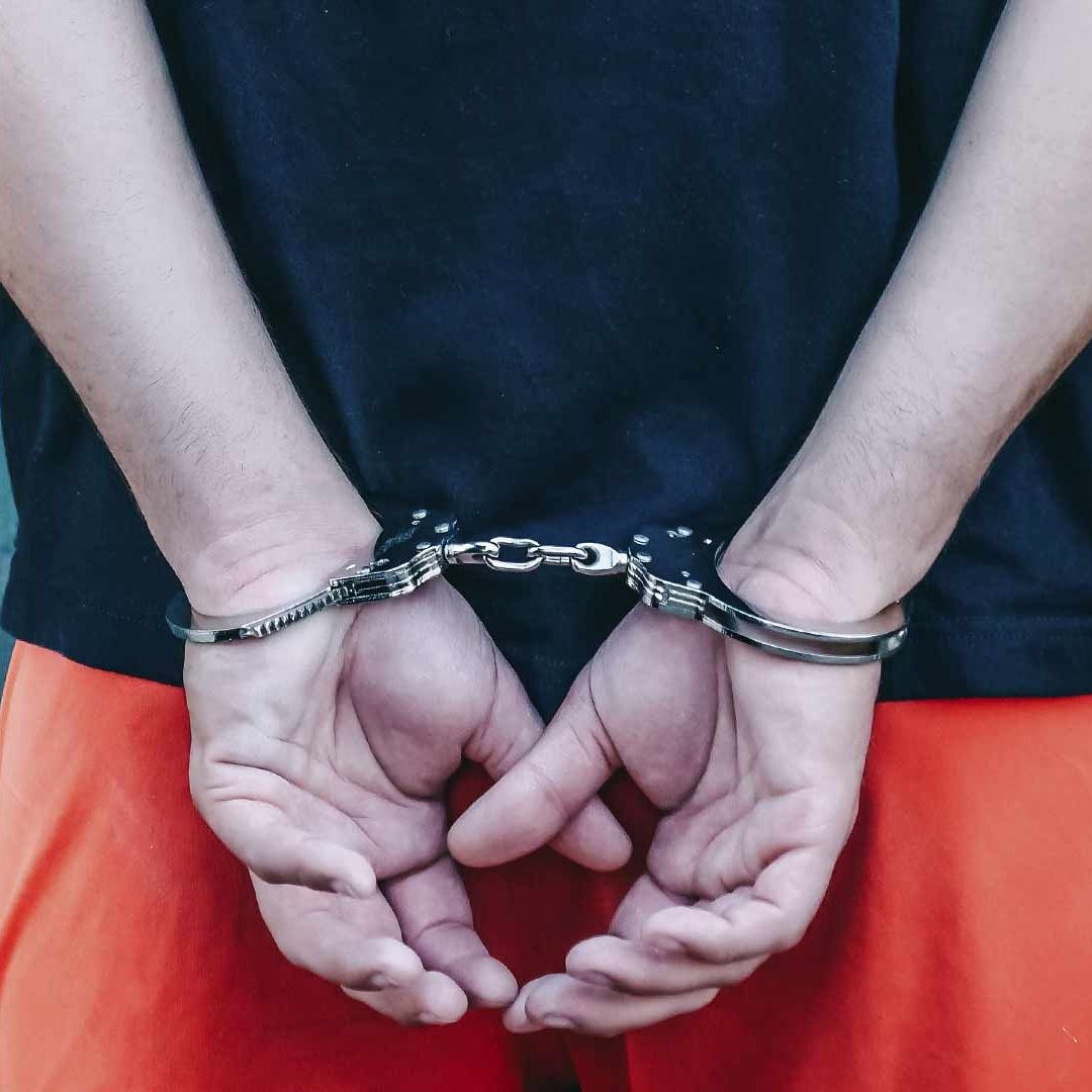 Más de 360 detenidos durante operativo contra trata de personas en California.