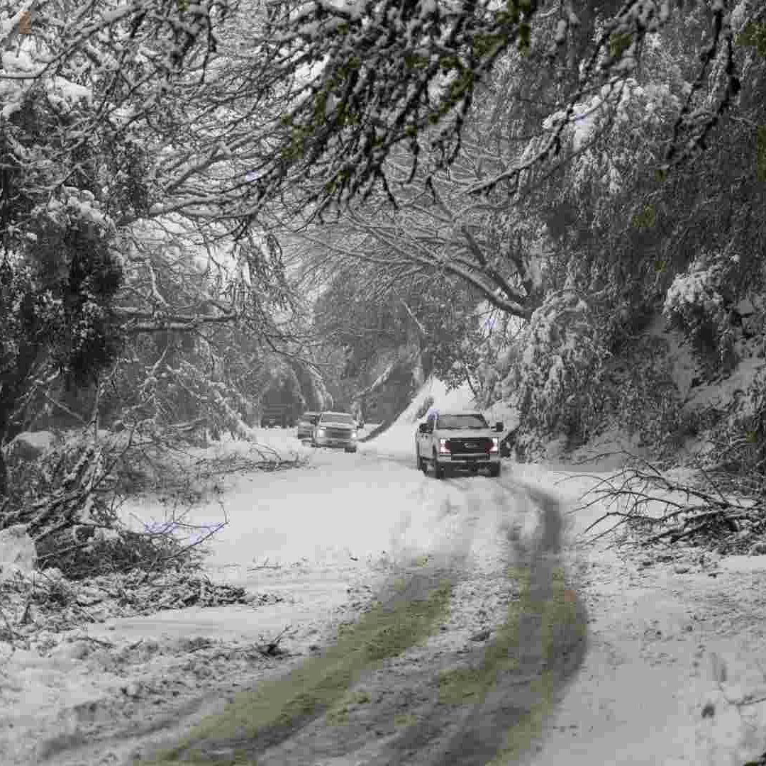 California registra nevadas y lluvias inusuales