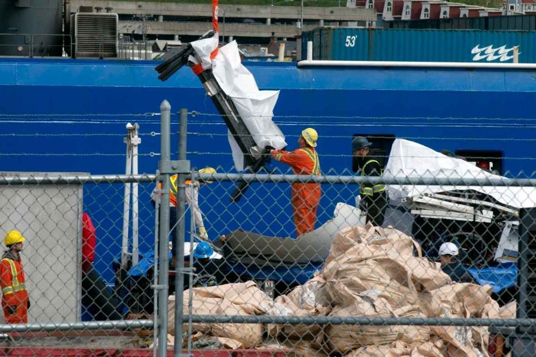 Canadá recibe restos del sumergible Titán