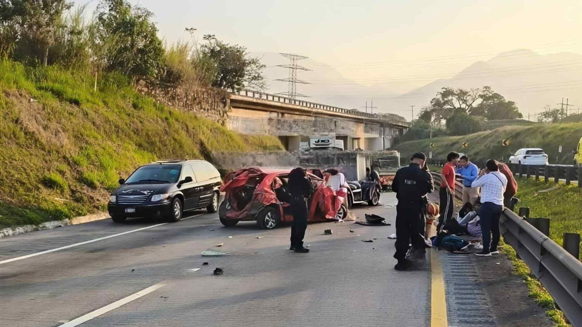 Mujer Muere y Dos Menores Resultan Heridas tras Fuerte Choque en Autopista Orizaba Córdoba Kilómetro 277 Veracruz
